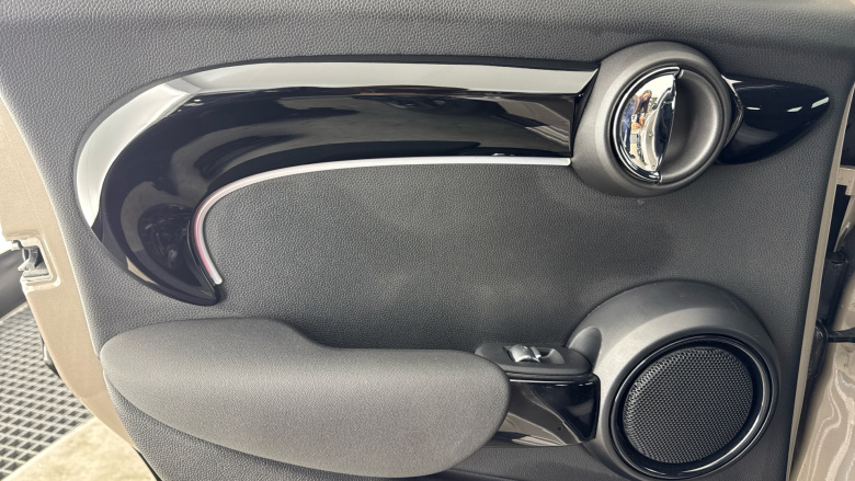 MINI Hatchback 1.5 Cooper Sport 5dr Petrol Hatchback